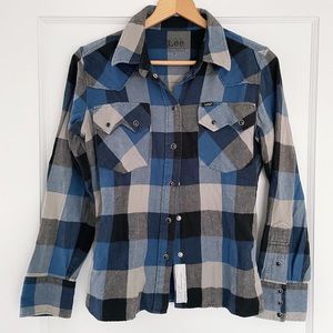 Lee Europe cotton flannel snap plaid shirt / medium / EUC